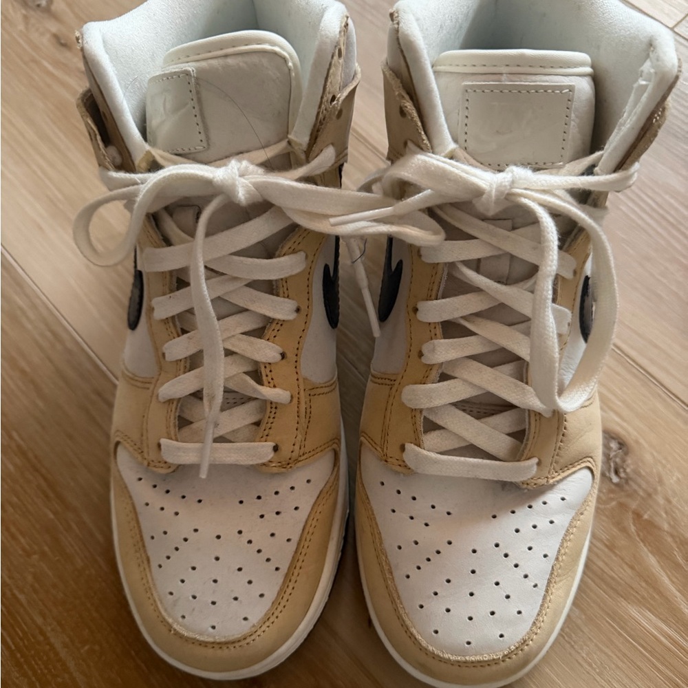 Nike women’s high top dunks, size 8. Pale yellow and navy. EUC - Picture 8 of 12